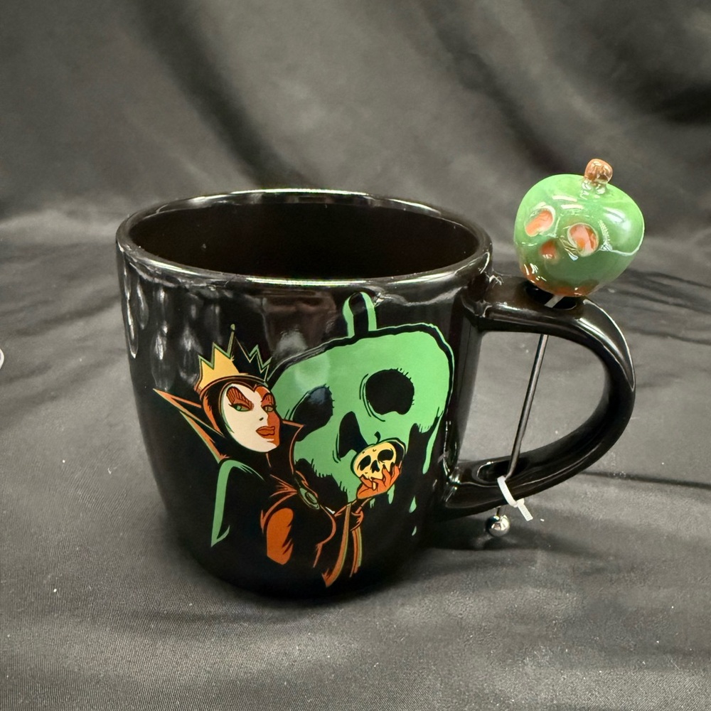 Evil Queen and Poison Apple mug with Stirrer New